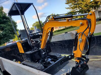 TYPHON Mini Excavator