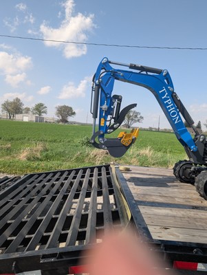 TYPHON Mini Excavator