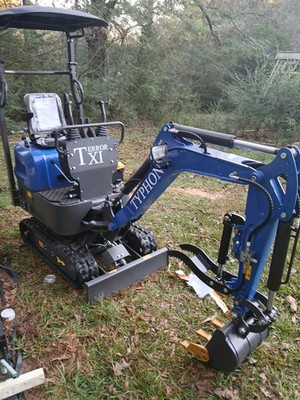 TYPHON Mini Excavator