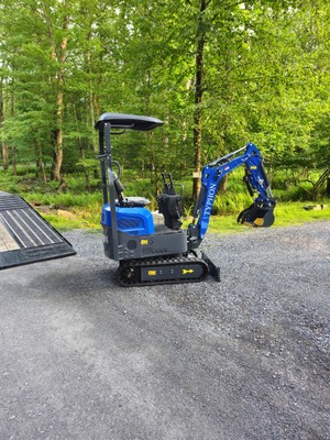 TYPHON Mini Excavator