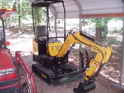 TYPHON Mini Excavator
