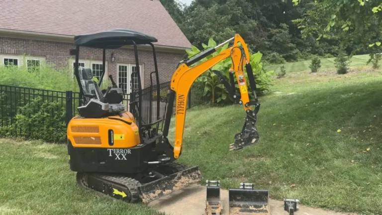 TYPHON Mini Excavator