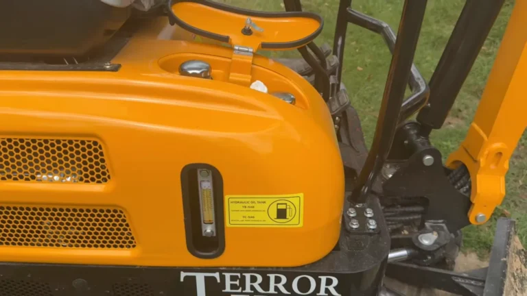 TYPHON Mini Excavator