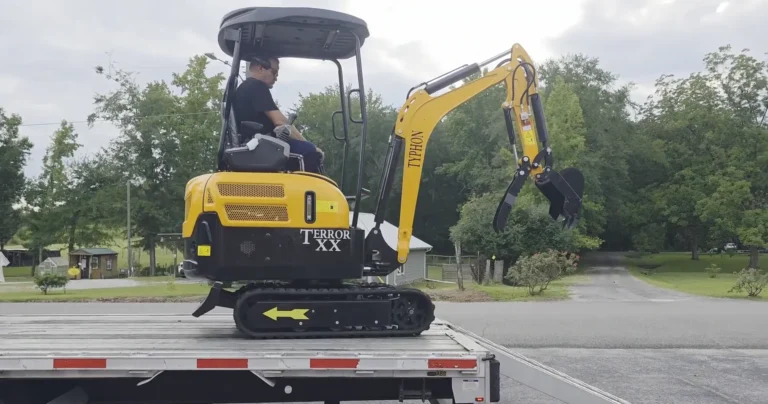 TYPHON Mini Excavator