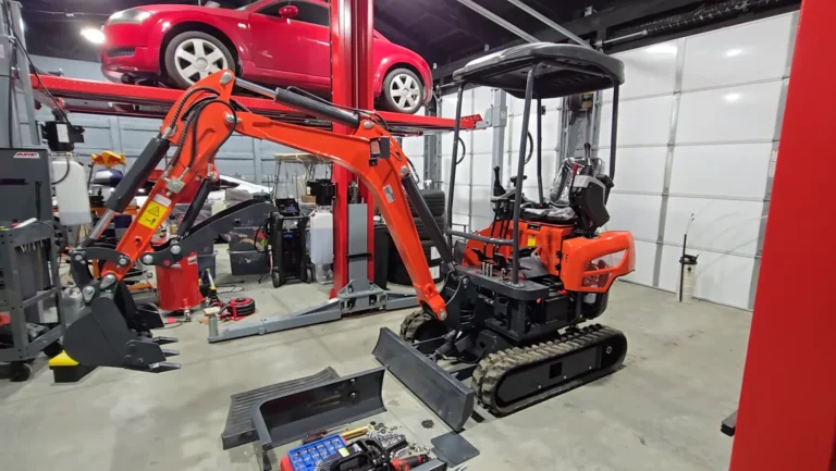 TYPHON Mini Excavator