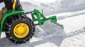 John Deere 3032E Compact Utility Tractor - Image 4