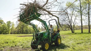 John Deere 2025R Compact Tractor - Image 9
