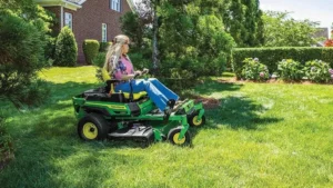John Deere Z320R ZTrak™ Mower, 42-in. Deck - Image 4
