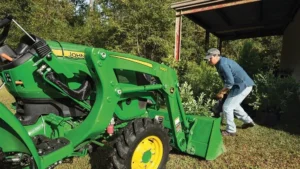 John Deere 3025D Compact Utility Tractor - Image 3