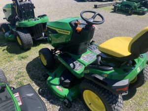 John Deere S180 Lawn Tractor – 54” Deck, 24HP V-Twin Engine, Hydrostatic Riding - Image 4