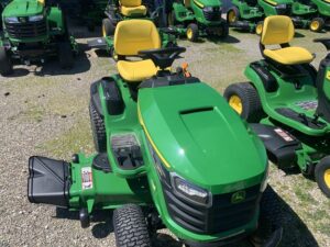 John Deere S180 Lawn Tractor – 54” Deck, 24HP V-Twin Engine, Hydrostatic Riding - Image 5