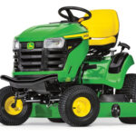 John Deere S140 Lawn Tractor